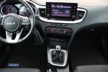 Kia Ceed III Kombi Facelifting 1.5 T-GDI 160KM 2022 Kia Ceed 1.5 T-GDI MHEV, Salon Polska, zdjęcie 11