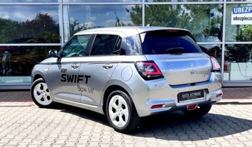 Suzuki Swift VI Hatchback Facelifting 1.2 DualJet SHVS 83KM 2024 Suzuki Swift Premium Plus 1.2 mild Hybrid 5MT Srebrny Auto demonstracyjne, zdjęcie 3