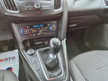 Ford Focus III Kombi Facelifting 1.0 EcoBoost 125KM 2015 Ford Focus Lift Sliczny czerwony 1.0 ST LINE bezwypadkowy zarejestrowany, zdjęcie 25