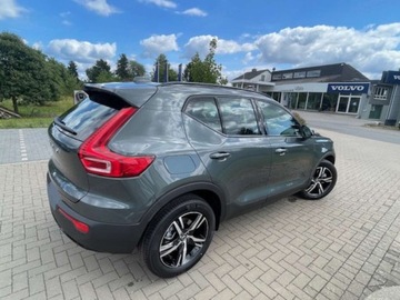 Volvo XC40 2026 VOLVO XC40 B4 Plus Dark Suv 2.0 (211KM) 2026, zdjęcie 2