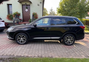 Mitsubishi Outlander III SUV Facelifting 2015 2.2 DI-D 150KM 2016 Mitsubishi Outlander 2,2 150KM AWD AUTOMAT 7os FullLED I wlasciciel Salon, zdjęcie 2