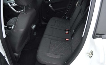 Peugeot 2008 I SUV 1.2 VTi 82KM 2013 Peugeot 2008 Benzyna Klimatyzacja 1.2 Benzyna 82KM, zdjęcie 17