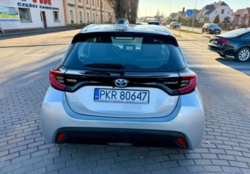 Toyota 2023 Toyota Yaris 1.5i HYBRID Full led Navi Kamera 18.000 km 1.5 Benzyna, zdjęcie 4