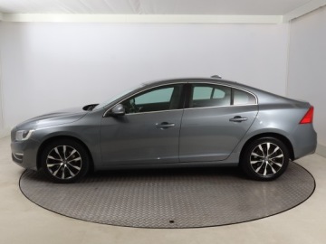 Volvo S60 II Sedan Facelifting 2.0 D4 DRIVE-E 190KM 2017 Volvo S60 D4, Salon Polska, Serwis ASO, 187 KM, zdjęcie 2