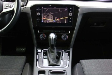 Volkswagen Passat B8 Variant Facelifting 2.0 TDI SCR 150KM 2020 Volkswagen Passat 2.0 TDI 150KM Bezwypadkowy 100 Serwisowany I Wlasciciel, zdjęcie 37
