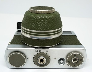 Очень красивый дальномерный фотоаппарат Zeiss Carl VEB Werra IV, оливково-зеленый.