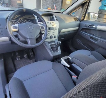 Opel Zafira B 1.8 ECOTEC 140KM 2009 Opel Zafira Opel Zafira 1,8 Cosmo Super Stan - serwisowany 1.8 Benzyna, zdjęcie 5