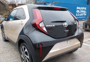 Toyota Aygo X 1.1 VVT-i 72KM 2023 Toyota Aygo X Okazja Benzyna 72KM, zdjęcie 12