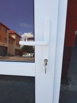 ВНЕШНИЕ МАГАЗИНСКИЕ ДВЕРИ ПВХ 110-210 ВХОДНЫЕ