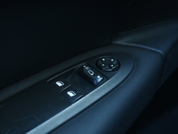 Citroen C4 II Hatchback 5d 1.4 16v VTi 95KM 2013 Citroen C4 1.4 16V, Salon Polska, Klima, zdjęcie 16