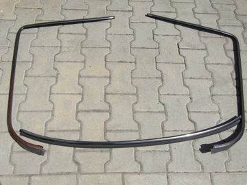 1 MERCEDES W210 SEDAN CHROM RAMKA SZYBA TYLNA LISTWA USZCZELKA SZYBY TYL