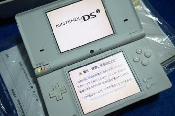 NINTENDO DSi TWL-001 БЕЛЫЙ Заводская комплектация