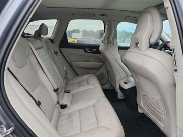 Volvo XC60 II Crossover T5 250KM 2018 Volvo XC 60 T5 2018 2.0l 2.0 Benzyna 250KM, zdjęcie 11