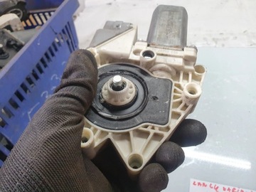 PEUGEOT 607 2002 MOTOREK ZVEDAČ OKNO DVEŘE