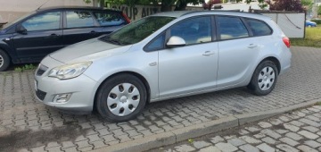 Opel Astra J Sports Tourer 1.7 CDTI ECOTEC 110KM 2012 OPEL ASTRA J 1.7 CDTI 110 KM, ładny, zadbany, zdjęcie 1