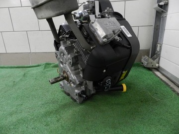 773S ТРАКТОР КОСИЛКА ДВИГАТЕЛЬ KAWASAKI 24 Л.С.