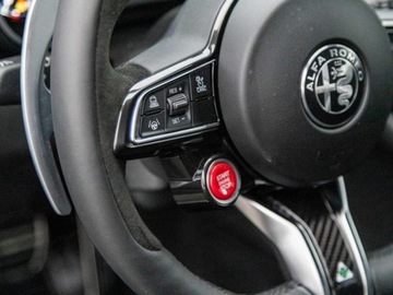Alfa Romeo Giulia II Sedan Facelifting 2023 2.9 GME Bi-Turbo  520KM 2025 ALFA ROMEO Giulia 2.9 V6 Quadrifoglio Sedan (520KM) 2025, zdjęcie 7