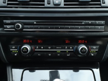 BMW Seria 5 F10-F11 Touring 520d 184KM 2013 BMW 5 520d, 181 KM, Automat, Skóra, Navi, Klima, zdjęcie 11