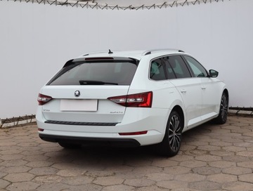 Skoda Superb III Kombi 2.0 TDI 190KM 2017 Skoda Superb 2.0 TDI, 187 KM, Automat, Navi, zdjęcie 4