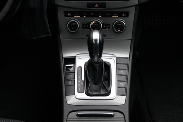 Volkswagen Passat B7 Variant 2.0 TDI CR DPF BlueMotion 140KM 2013 VW Passat 2.0 TDI, DSG, Navi, Xenon, Bi-Xenon, zdjęcie 15