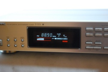 ТЮНЕР PIONEER F-701 CHAMPAGNE