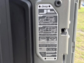 Jeep Wrangler IV Sahara Plug-In Seria 6 2.0 4xe 381KM 2021 JEEP WRANGLER Sahara, 2.0l 4xe Plug-in-Hybrid 381KM * Przebieg:40, 342km, zdjęcie 32