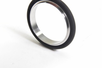 DN 40 ISO-KF, Центрирующее кольцо с уплотнительным кольцом, нержавеющая сталь, черный