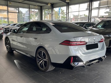 BMW Seria 5 G90-91 Touring 2.0 520d 197KM 2025 BMW Seria 5 520d xDrive Sport Sedan 2.0 (197KM) 2025, zdjęcie 3