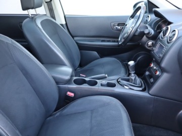 Nissan Qashqai I Crossover Facelifting  2.0 140KM 2013 Nissan Qashqai 2.0, Skóra, Navi, Klima, zdjęcie 8