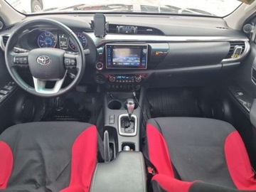 Toyota Hilux VIII Podwójna kabina 2.4 D-4D 150KM 2019 Toyota Hilux Toyota Hilux 2.4 D-4D Double Cab SR5 4x4, gwarancja, salon PL,, zdjęcie 2