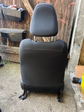 FOTELE PRZEDNIE KANAPA OPARCIE TOYOTA YARIS III 2018r. 5D