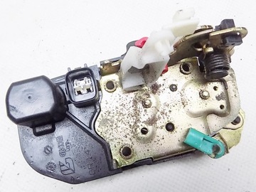 ЗАМОК ЗАДНЕЙ ПРАВОЙ ДВЕРИ — Chrysler 300C 05-10