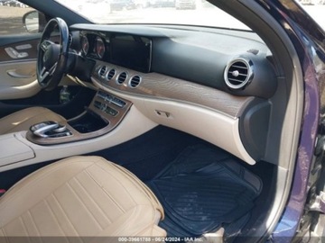 Mercedes Klasa E W213 2019 Mercedes-Benz Klasa E 2019 Mercedes-Benz E-Class E 300 4MATIC Sedan 2.0, zdjęcie 6