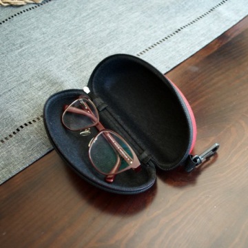 ЖЕСТКИЙ КОРПУС, КРЫШКА ДЛЯ ОЧКОВ, ЖЕСТКИЙ КОРПУС