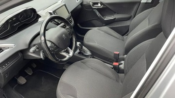 Peugeot 208 I Hatchback 5d Facelifting 1.2 PureTech 110KM 2016 Peugeot 208 1.2 Turbo, zdjęcie 6