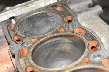 BLOK SPODEK MOTORU HŘÍDEL B205E SAAB 9-5 95 1 I 2.0 T 150 KM 05-10