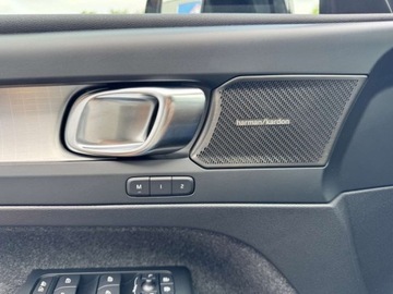 Volvo XC40 2025 VOLVO XC40 B4 Plus Dark Suv 2.0 (211KM) 2025, zdjęcie 10