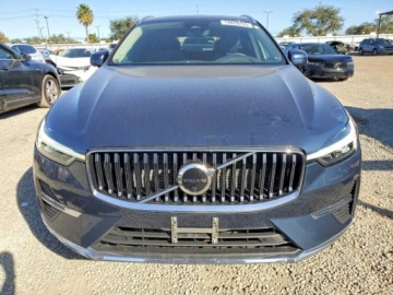 Volvo XC60 II 2023 Volvo XC 60 Plus, 4x4, 2L 247KM, od ubezpieczalni. 2.0 Benzyna 247KM, zdjęcie 4