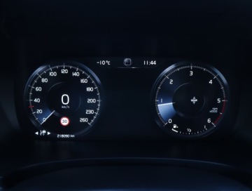 Volvo V90 II Kombi 2.0 D4 190KM 2017 Volvo V90 Cross Country D4 2.0 AWD, 187 KM, 4X4, zdjęcie 10