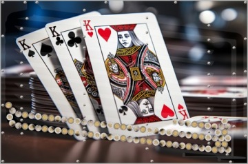 Уникальная копилка XL на 5 злотых с автоматическим выводом средств и мотивами счастья