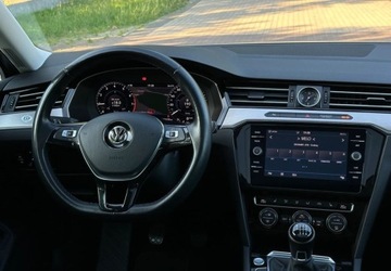 Volkswagen Passat B8 Variant 1.5 TSI EVO 150KM 2019 Volkswagen Passat Volkswagen Passat 1.5 TSI EVO Highline 1.5 Benzyna 150KM, zdjęcie 7
