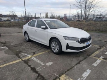 Skoda Octavia IV Liftback 1.5 TSI EVO 150KM 2025 Skoda Octavia Octavia Essence 1,5 TSI 150 kW 6- bieg. man. Wyprzedaz 2025, zdjęcie 1