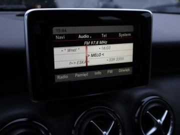 Mercedes Klasa A W176 Hatchback 5d 1.6 180 BlueEFFICIENCY 122KM 2013 Mercedes A A 180, Salon Polska, Skóra, Navi, zdjęcie 11