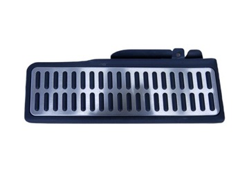 Podnóżek kierowcy 1K1864551 VW SCIROCCO R