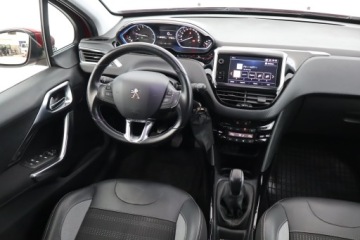Peugeot 2008 I SUV Facelifting 1.2 PureTech 110KM 2018 Peugeot 2008 1.2 PureTech, 1. Właściciel, Skóra, zdjęcie 6