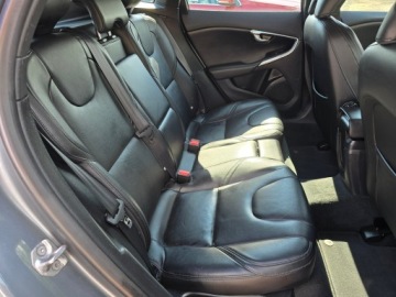 Mazda 3 III Sedan 2.0 SKYACTIV-G 120KM 2014 Volvo V40 2.0 HDi 190 KM skóra nawigacja alufelgi grzane fotele gwarancja, zdjęcie 13