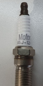 4 свечи зажигания Motorcraft Ford 4M5J-12405-AA