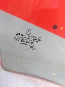 MERCEDES ML W164 SKLO (OKNO) DVEŘE LEVÝ ZADNÍ