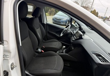 Peugeot 208 I Hatchback 5d Facelifting 1.2 PureTech 82KM 2017 Peugeot 208 1,2 82KM Klimatyzacja 1.2 Benzyna 82KM, zdjęcie 19