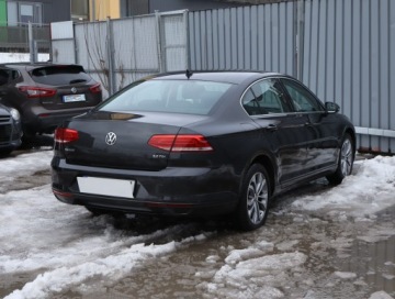 Volkswagen Passat B8 Limousine 2.0 TDI BlueMotion Technology 150KM 2017 VW Passat 2.0 TDI, Salon Polska, Serwis ASO, zdjęcie 4